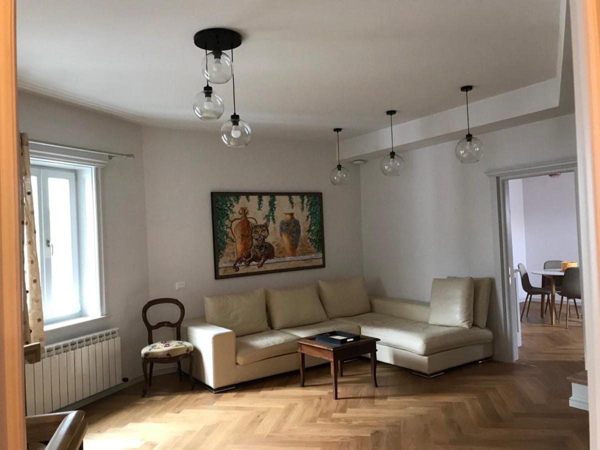 Augsburg Apart Piatra Neamţ Zewnętrze zdjęcie