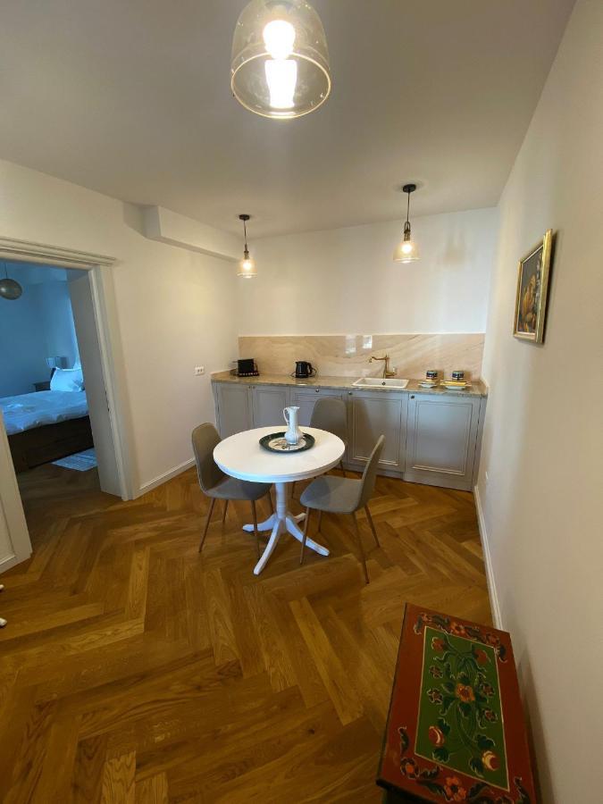 Augsburg Apart Piatra Neamţ Zewnętrze zdjęcie